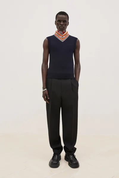 Look 3